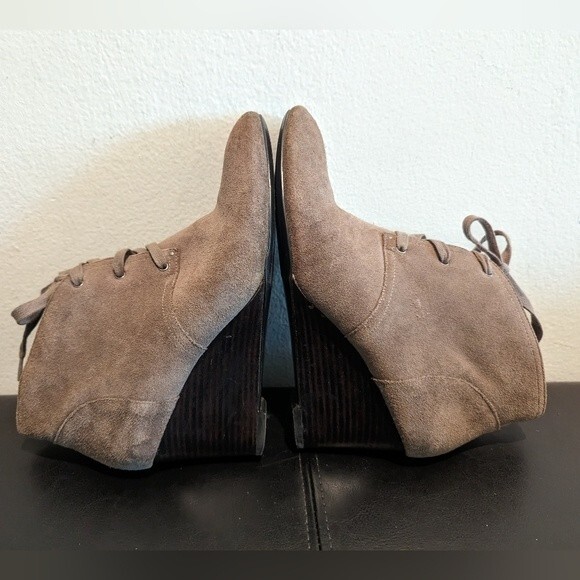 Ralph Lauren TAMIA Genuine Suede Taupe Tan Wedged Booties PORCINI Sport - Picture 3 of 11